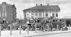 (#64) Plac Bohaterów Getta, dawniej Plac Zgody, widoczny dworzec autobusowy „Karpaty”